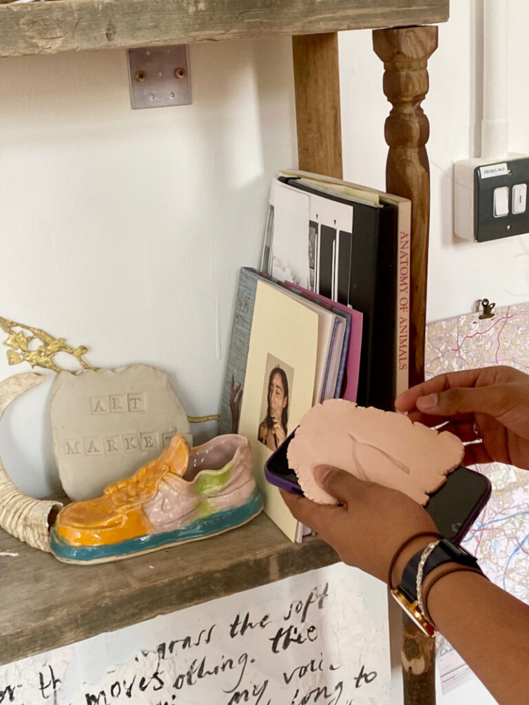 Handing objects in an archive